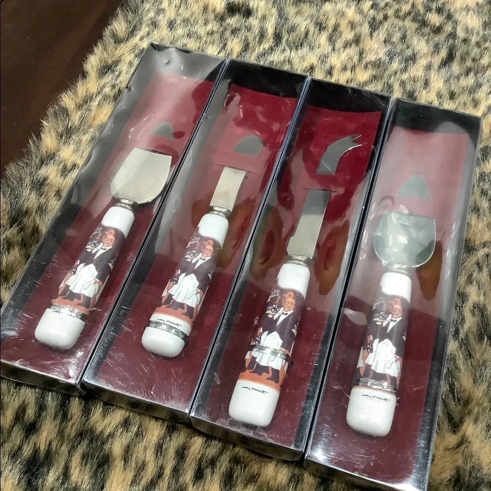 FROM DISNEY RESORTS CHEESE‎ SPREADER SET
